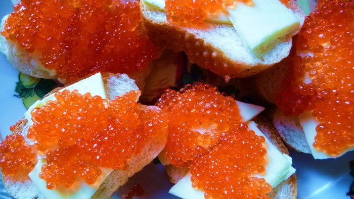 Russian caviar with butter